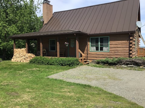 North Hill Cabin - Minutes from Jay Peak!