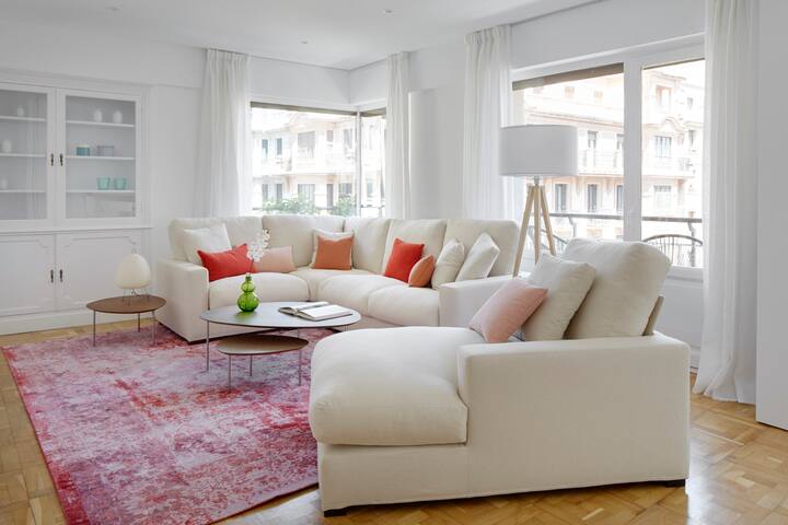 Larroka by FeelFree Rentals gallery image 5