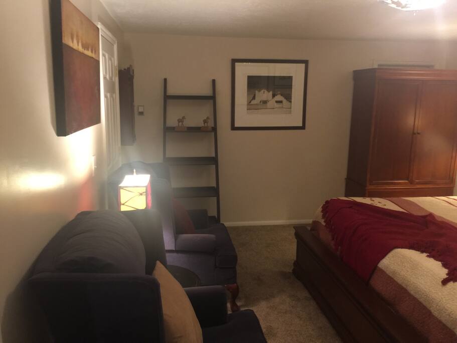 Master bedroom W/chairs
