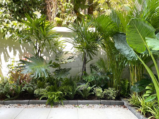 Tropical designer house 4BR in the hip area Ekamai gallery image 5