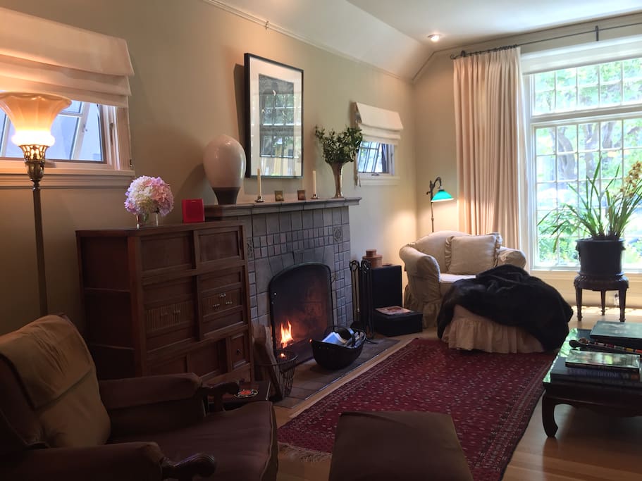 An enchanting evening before the fireplace