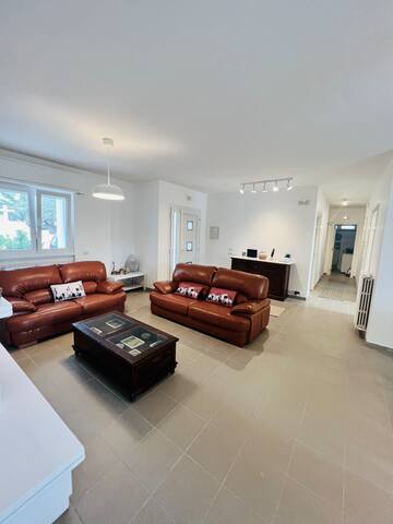 BellaLuna Villa with Pool gallery image 3