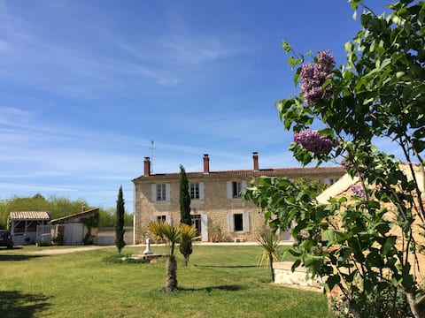 Gite cosy with pool 20mn south Bordeaux