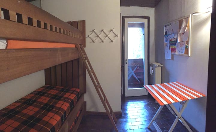 Krevet na kat u spavaćoj sobi 3 kreveta