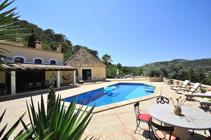 Impresionante finca LA PERLA NEGRA para12 personas - Chalets en alquiler en  Andratx, Illes Balears, España