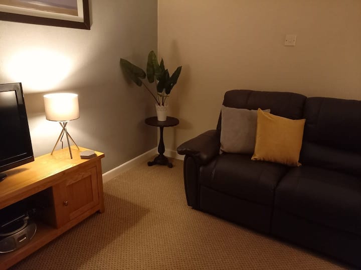 Cosy Garden Cottage Style Flat With Patio & Views - Grange-over-Sands