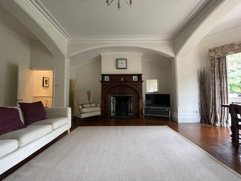 Top performing Airbnb: Beautiful garden apartment close to The Leas in Folkestone