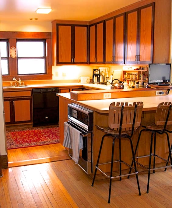 Homey yet elegant eat-in kitchen.