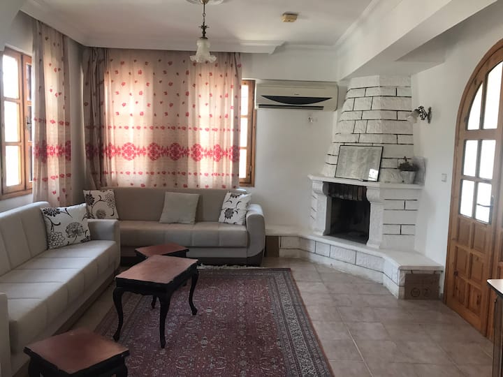 เรือยอชท์ขนาด 130 x190 2 ลำนอนได้ 2 คน