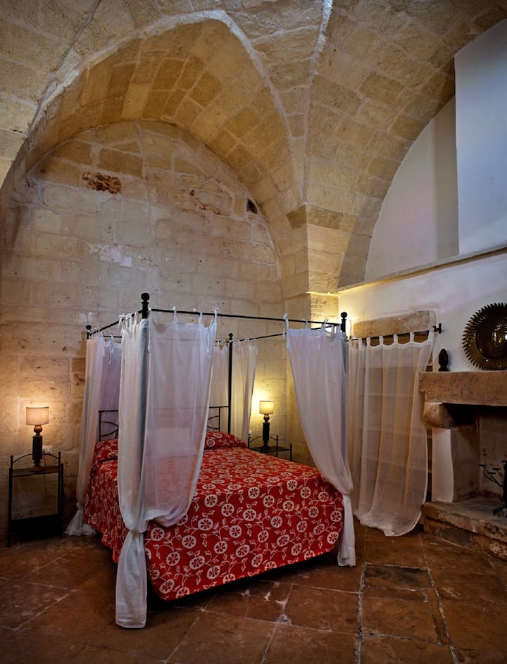 Suite Bouganville double bedroom