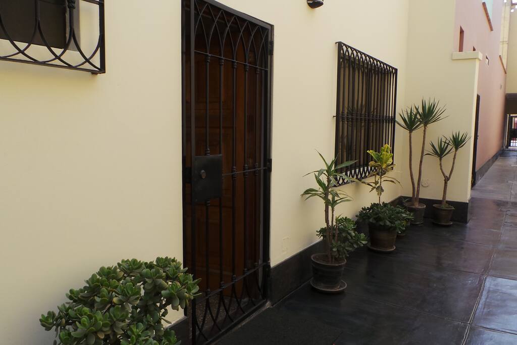 Entrada desde la calle