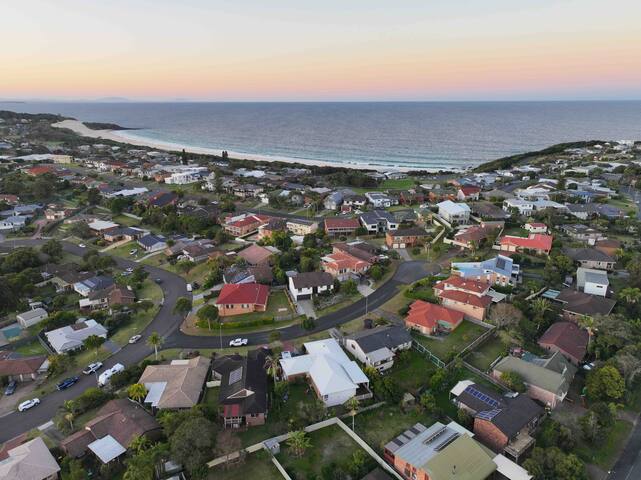 Hibiscus at South One Mile gallery image 3
