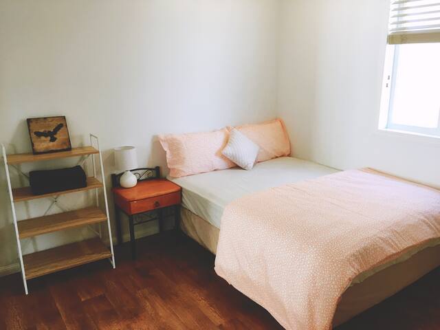 2Central 2story Tropical Queenslander house awaits