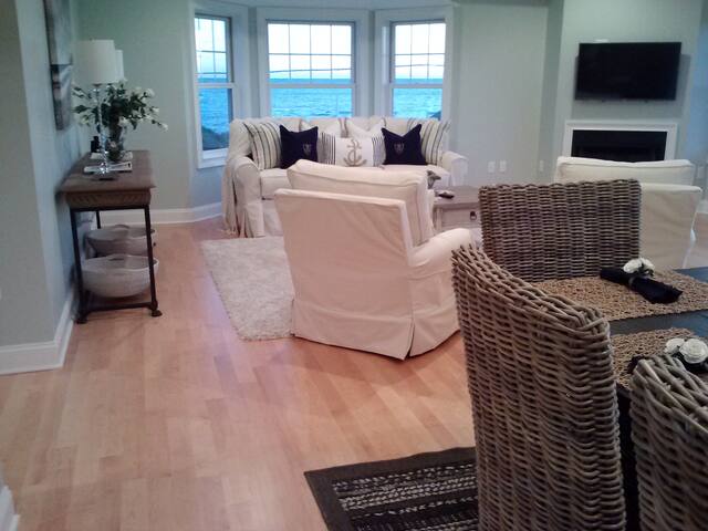 New Memories on your Private Rooftop in Watch Hill gallery image 2