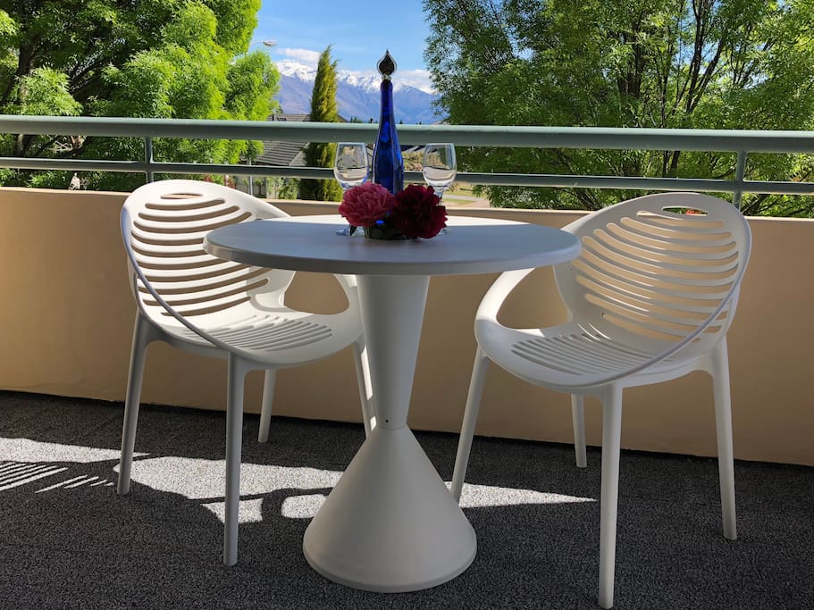 Balcony with Mountain Views