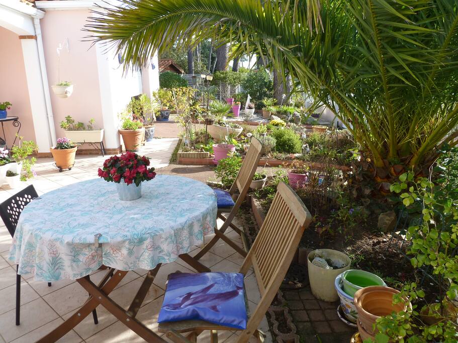 Terrasse devant la maison