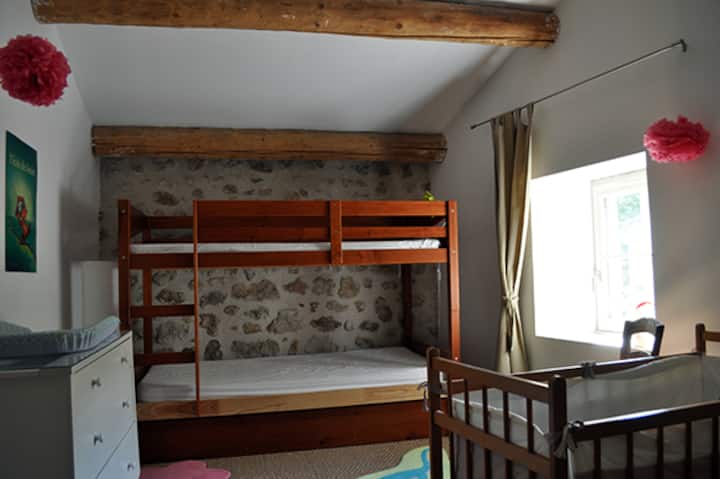 غرفة للأطفال (3+1)