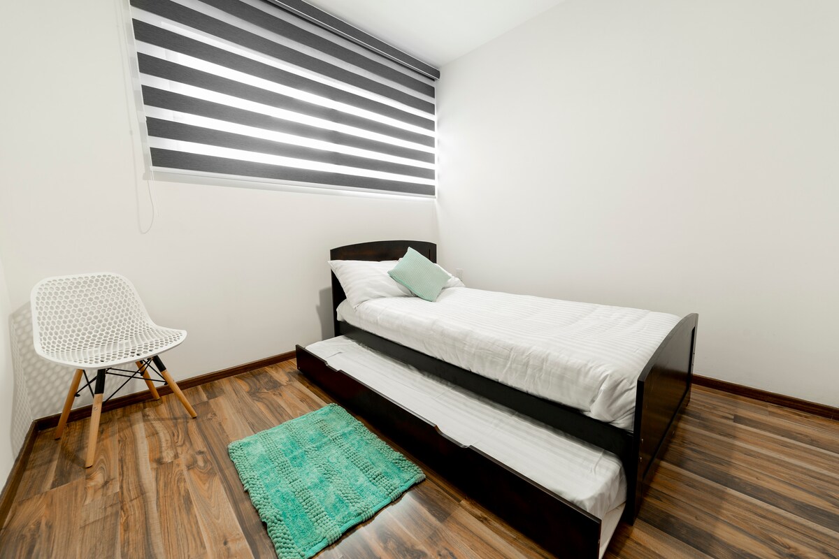 带袋鼠床的卧室（双人床）