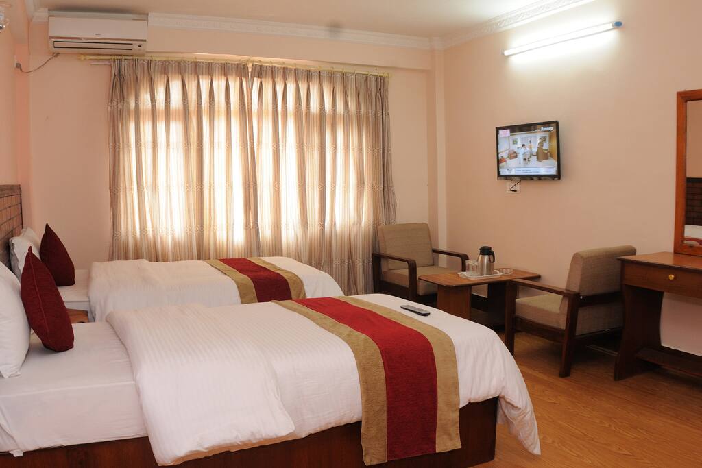 Deluxe Twin Bed Room
