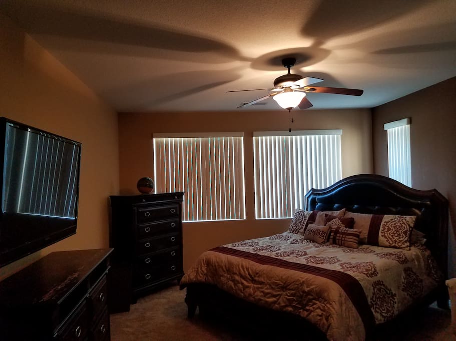 Master (Room 1)