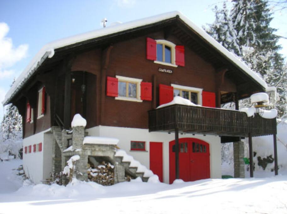Neuschnee zum Frühstück.