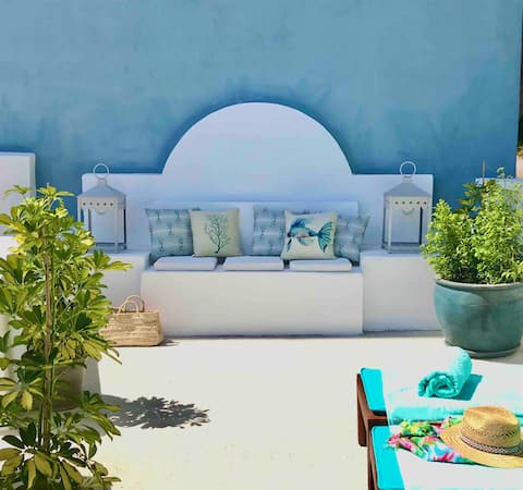 Successful Airbnb property: Fragata beach house next to the beach. in Santa Cruz De Tenerife