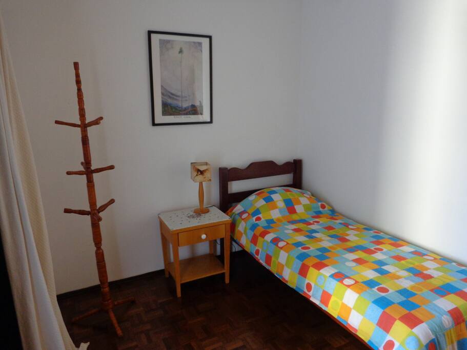 Room seen in front of the wardrobe.