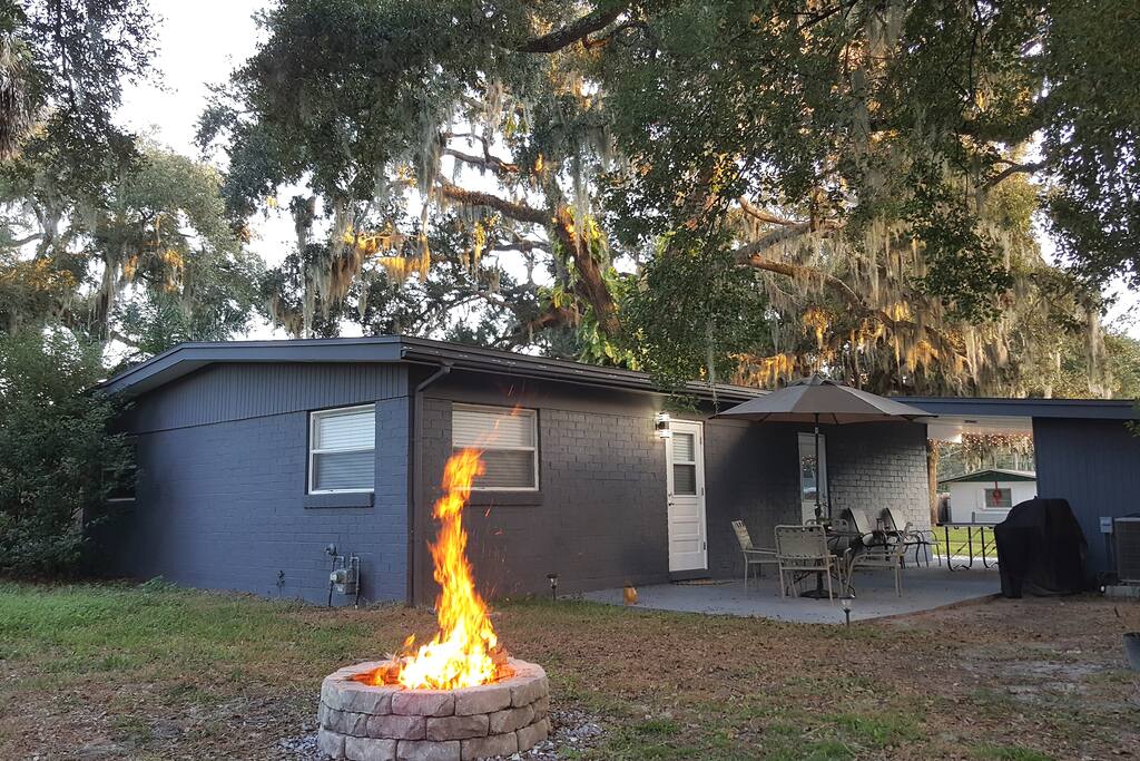 Patio area and entrance