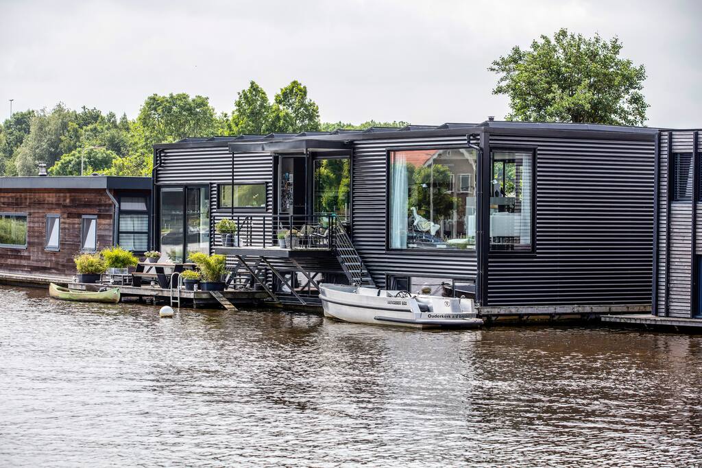 Our beautiful watervilla river view, canoe, SUP, swim or relax....