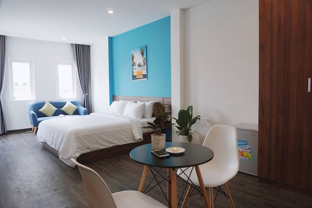 Beautiful STUDIO ROOM with balcony city
