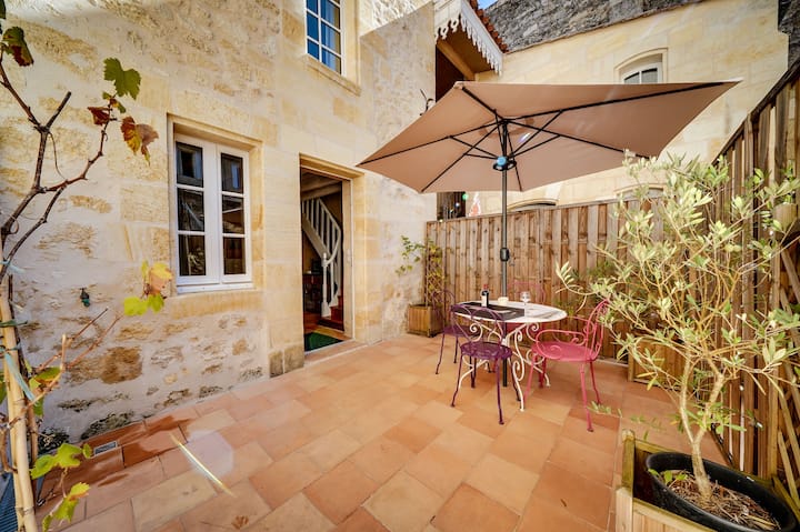 Nice apartment with a terrace in Saint-Emilion