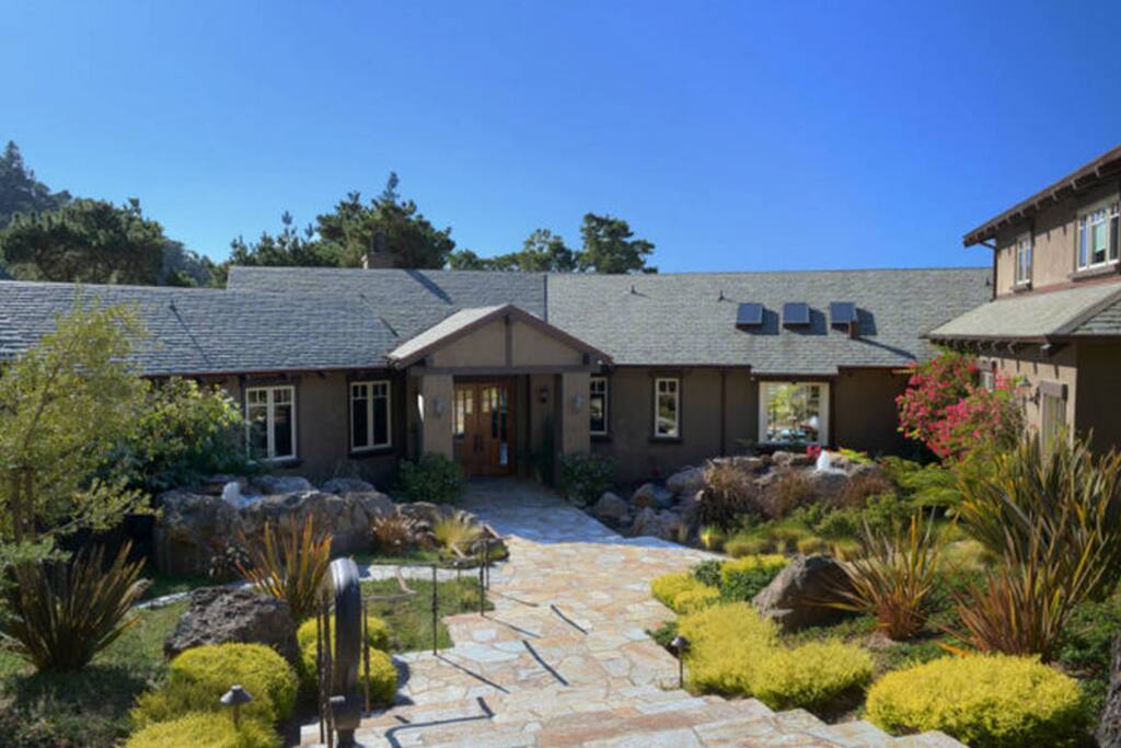 Sixteen acres of privacy and luxury.