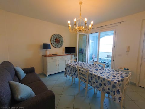 Popular Airbnb listing: The veranda overlooking the sea - beachfront apartment in Porto Recanati