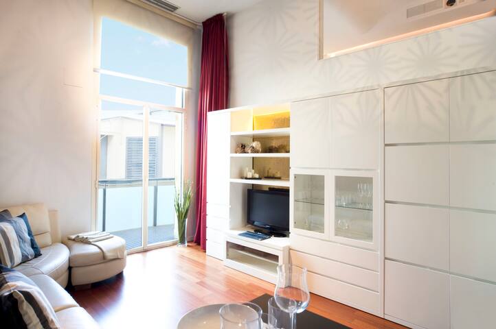 Three bedroom apartment Ronda Sant Pere YouStylish gallery image 5