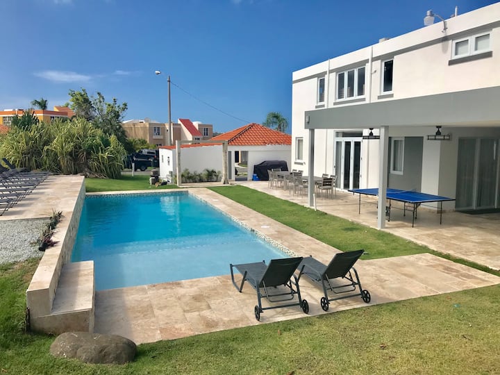 LUQUILLO BEACH & RAINFOREST,LUX. VILLA 33 GUESTS! Villas for Rent in Luquillo, Luquillo