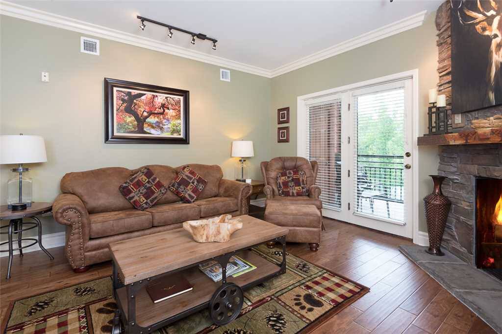Couch,Furniture,Art,Indoors,Living Room