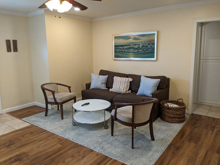 Charming Socal 2 Bdrm Apt - Downey, CA