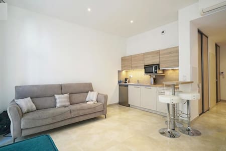Studio de standing centre ville et proche plage