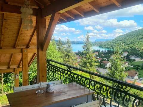 House with Panoramic Lake View