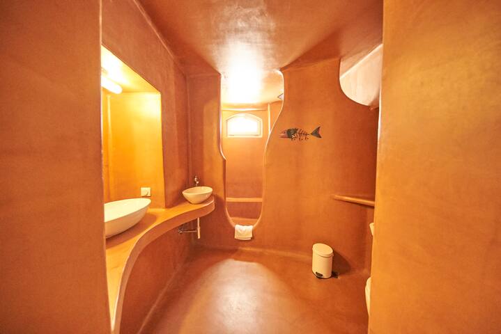 Three bedroom Villa with two Caldera View Jacuzzi gallery image 4