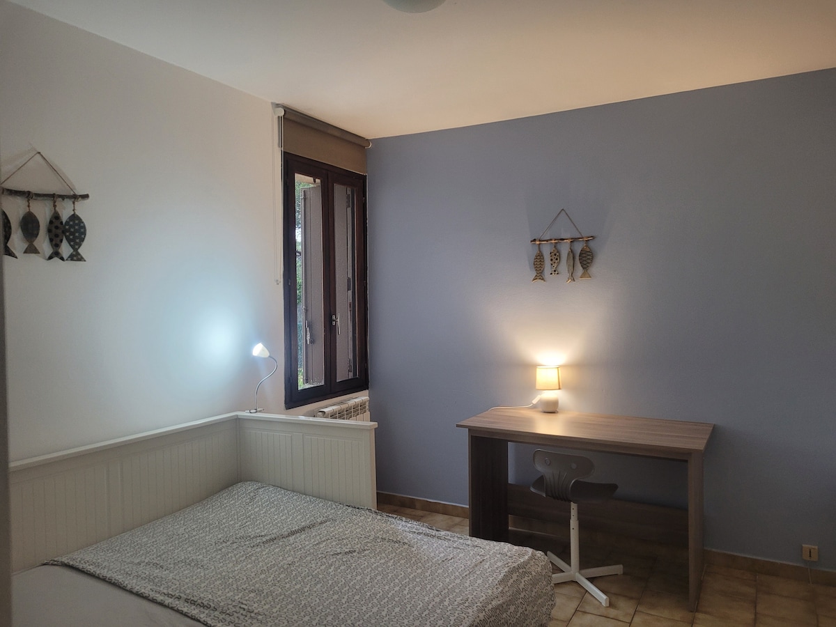 ห้องนอนเตียงปลา 160