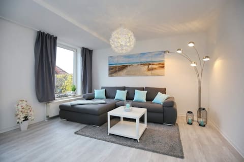 Beliebte Airbnb-Anzeige: Beautiful sunny apartment with terrace by the sea in Boltenhagen