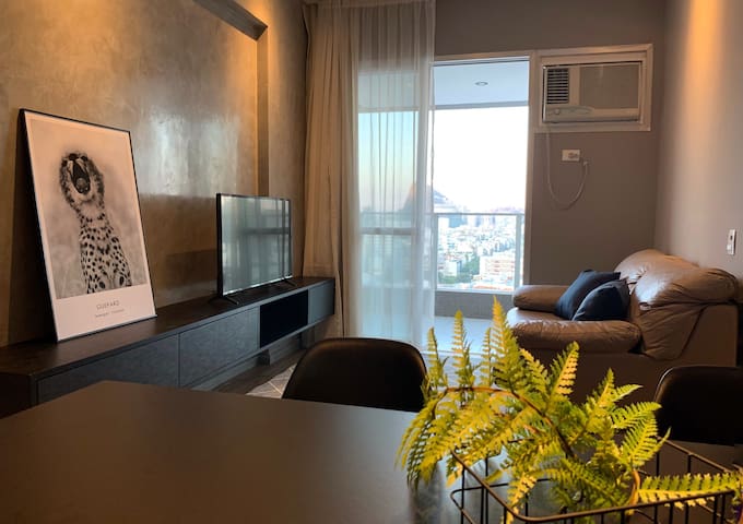 💎 Leblon – 5 min da praia – 2 varandas com vista!