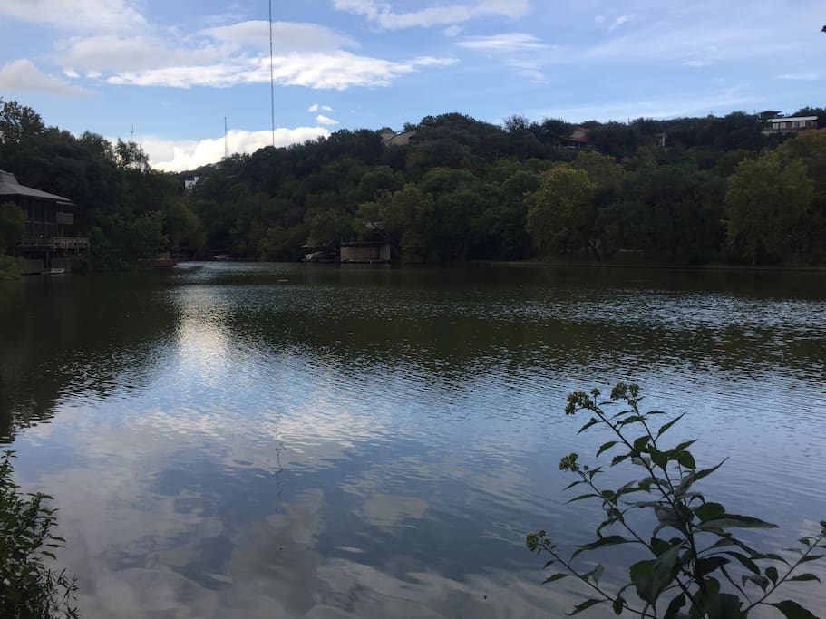 Pedestrian access to Lake Austin (Bee Creek Cove)