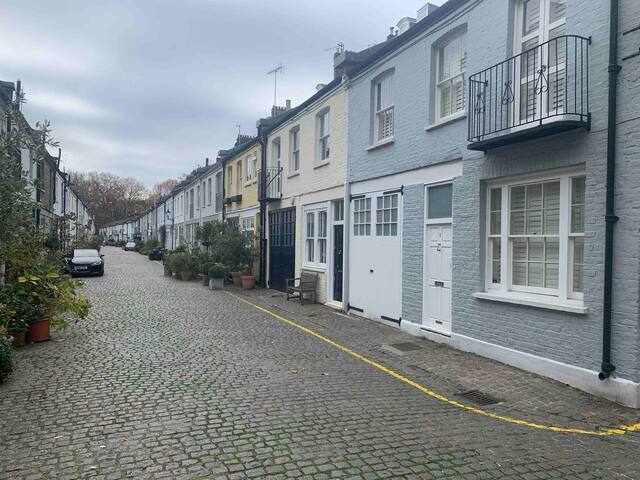 Beautiful mews house in South Kensington. gallery image 5