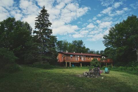 Manitoulin Island Lake Front Cabin