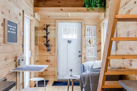 Little Loveshack in the woods.  Off-grid + private