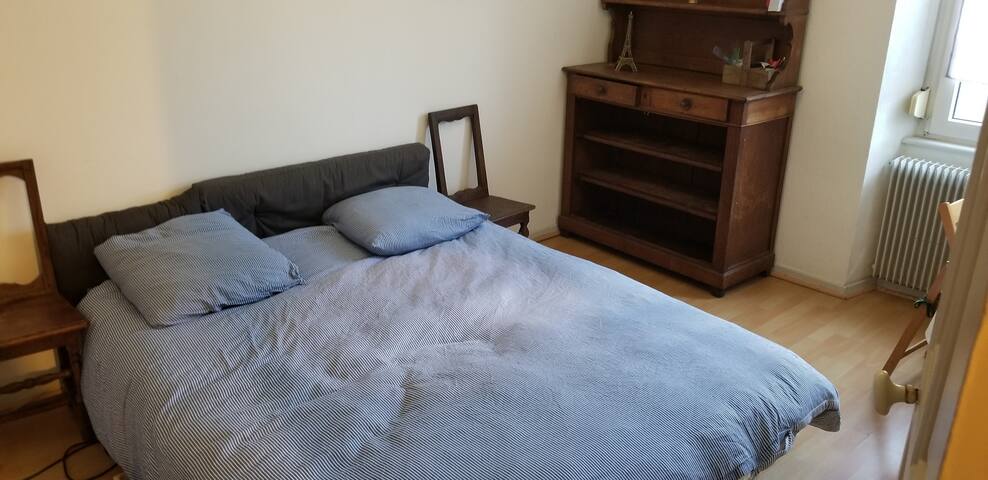 Chambre calme en plein centre ville