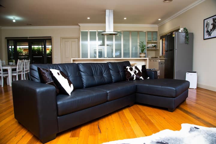 Bright And Cheerful  Getaway - Mildura