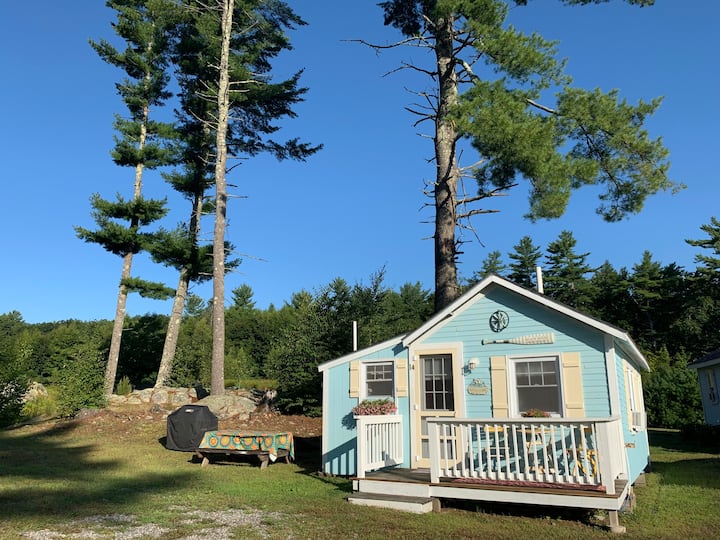 Tiny house living close to  Ogunquit center!